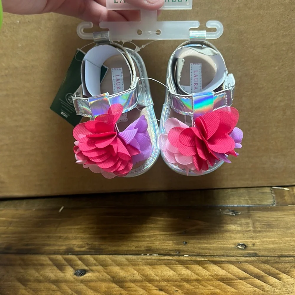LAURA ASHLEY BABY FLOWER SANDALS: SILVER/PINK/PURPLE: NEW WITH TAGS:SZ 2